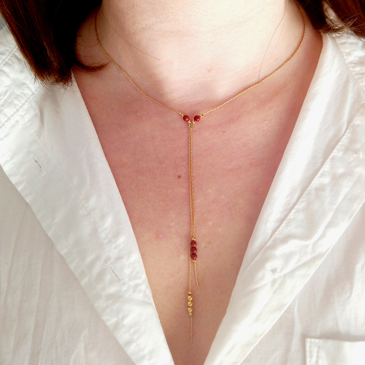 Collier de superposition d’or en jaspe rouge - Nicte