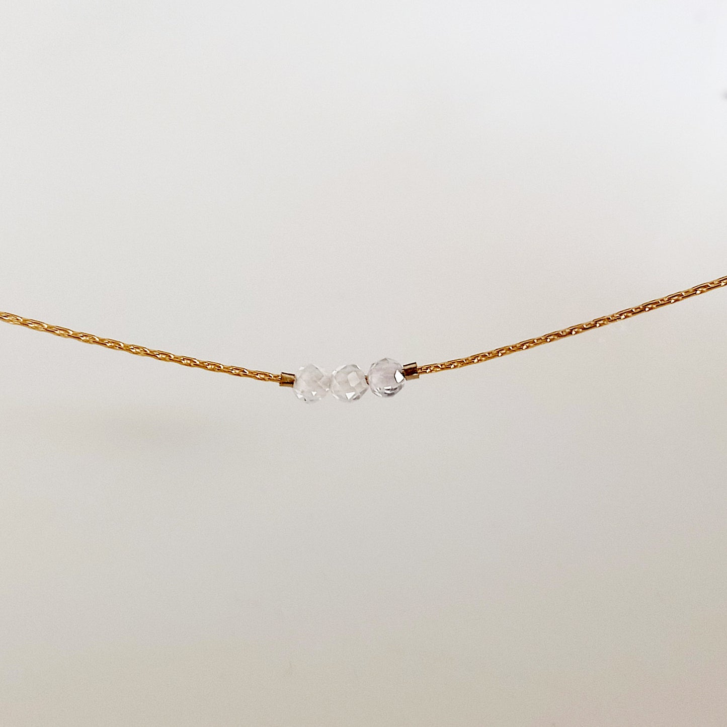 Collier court en zircon doré - Nicte