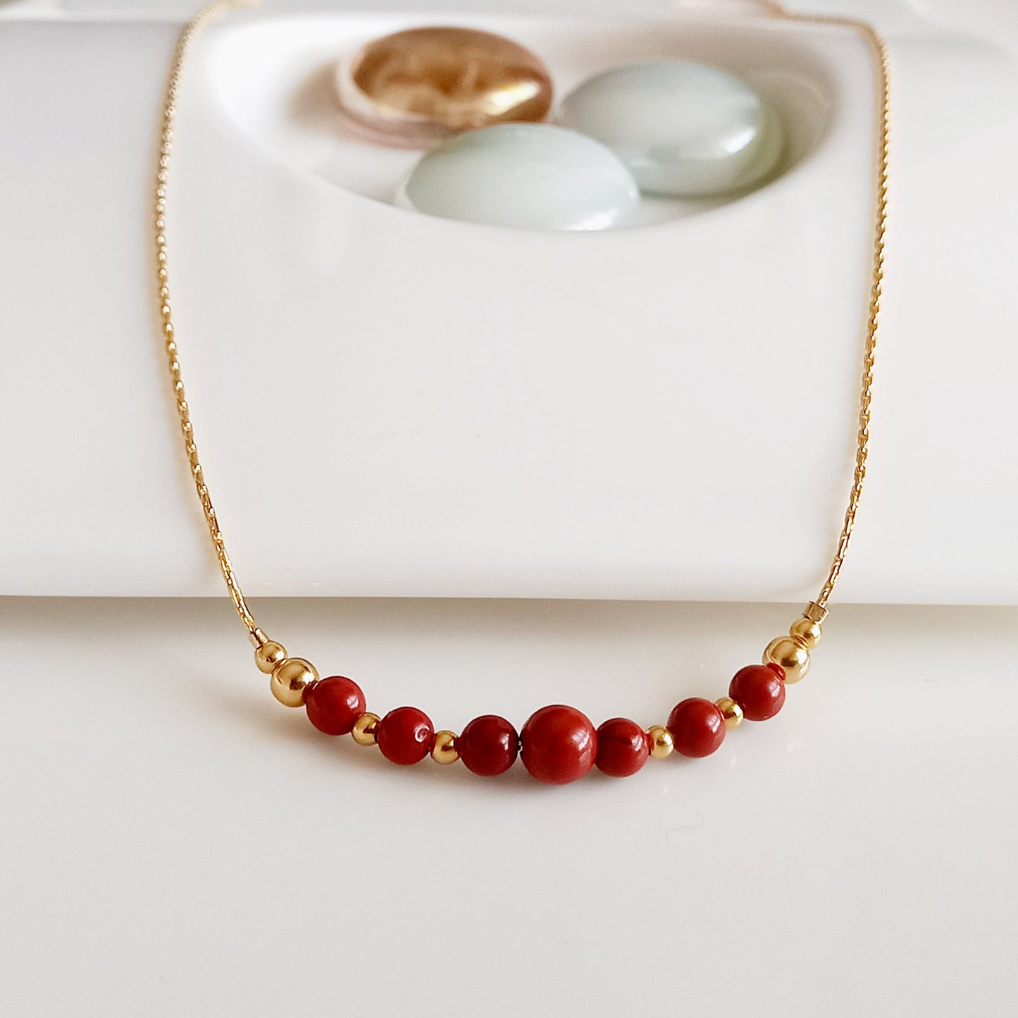 Collier de barre de jaspe rouge rempli d’or 14 carats - Nicte