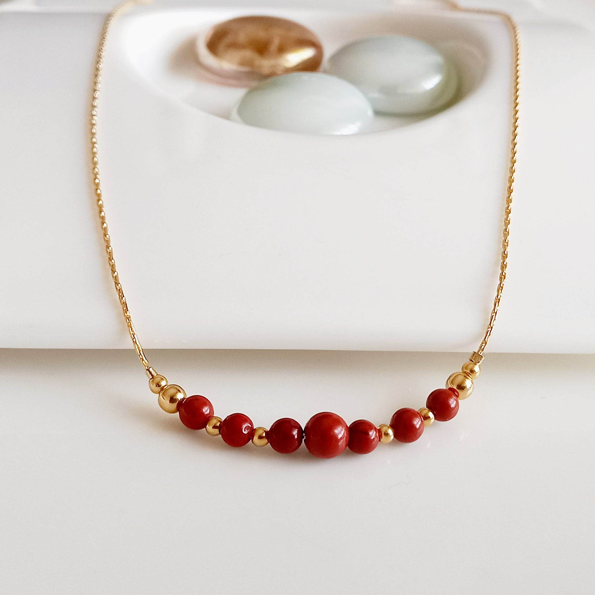 Collier de barre de jaspe rouge rempli d’or 14 carats - Nicte