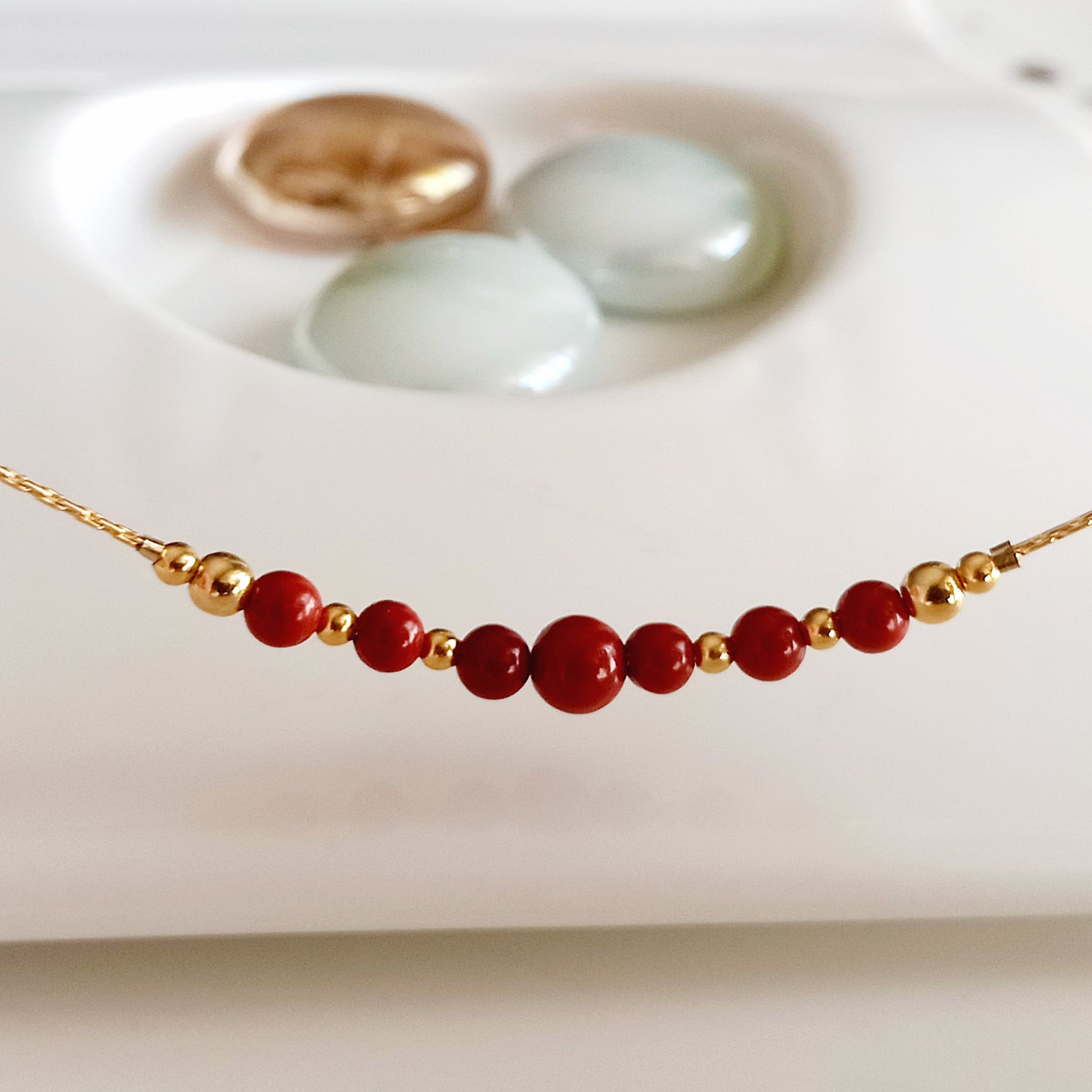 Collier de barre de jaspe rouge rempli d’or 14 carats - Nicte