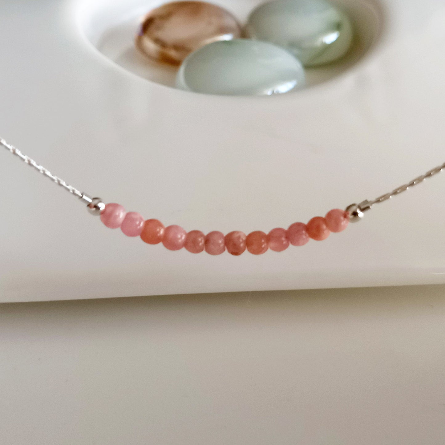 Collier perlé de rhodochrosite argenté - Nicte