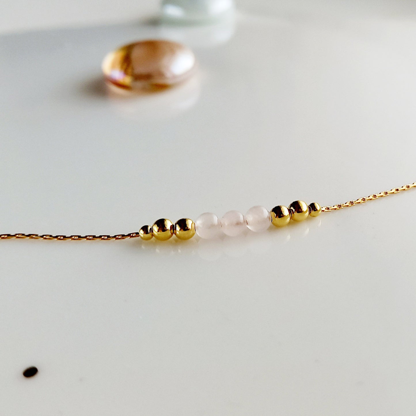 Collier ras de cou perlé en quartz rose doré - Nicte