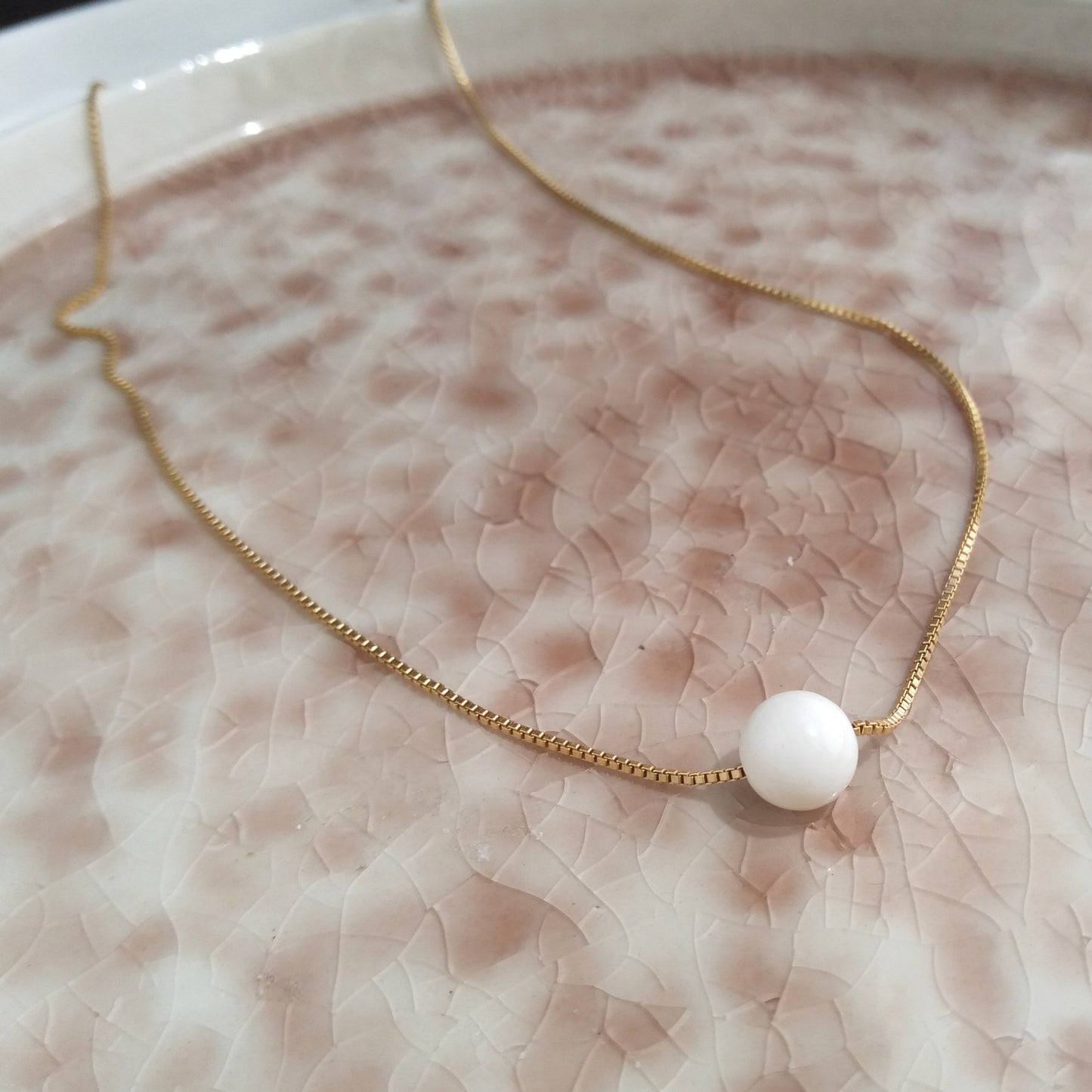 Collier rempli d’or de boule de nacre - Nicte