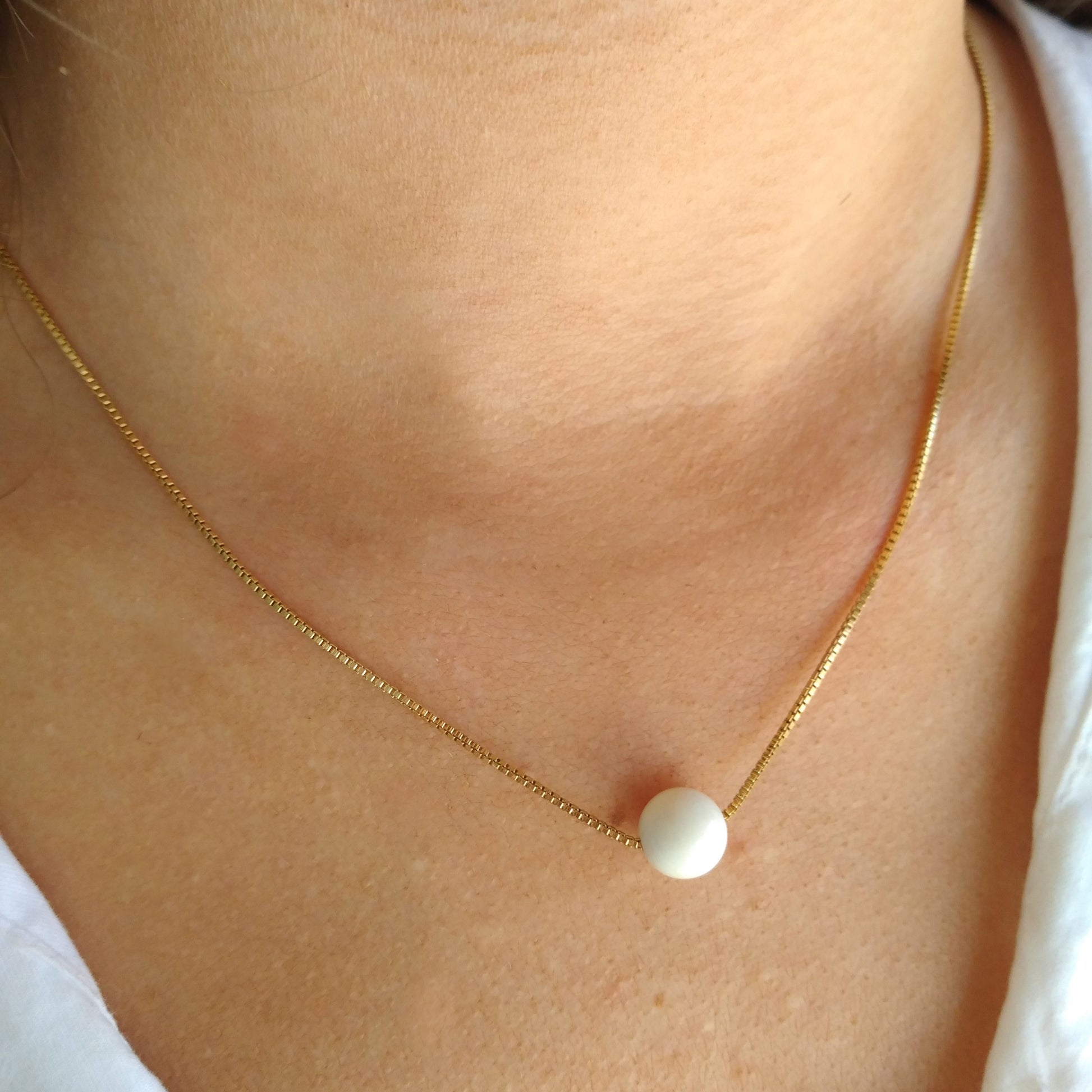 Collier rempli d’or de boule de nacre - Nicte