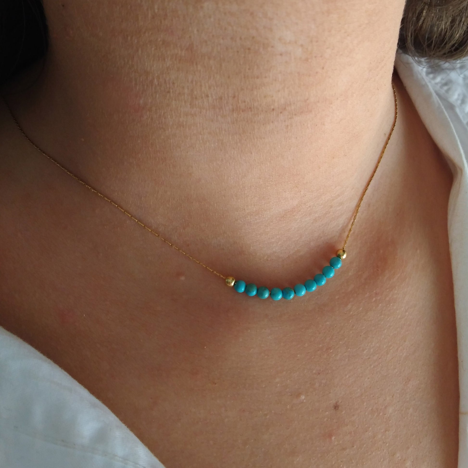 Collier turquoise perlé d’or - Nicte