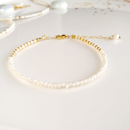 Bracelet de perles petites d'or pour femme - Nicte