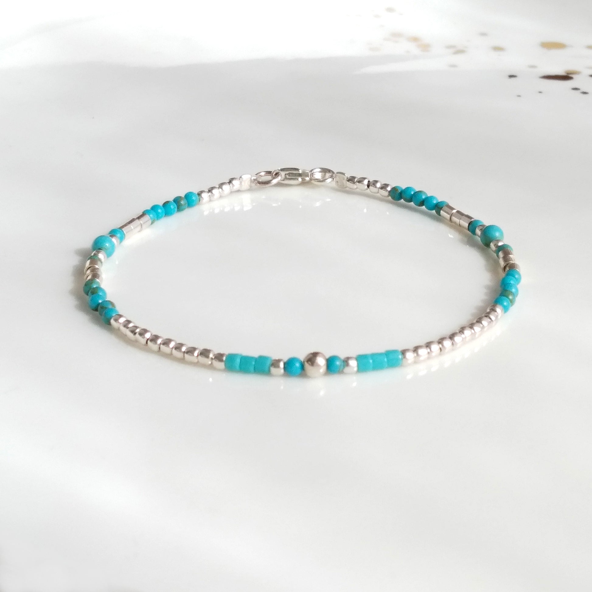 Bracelet de superposition de turquoise argentée - Nicte