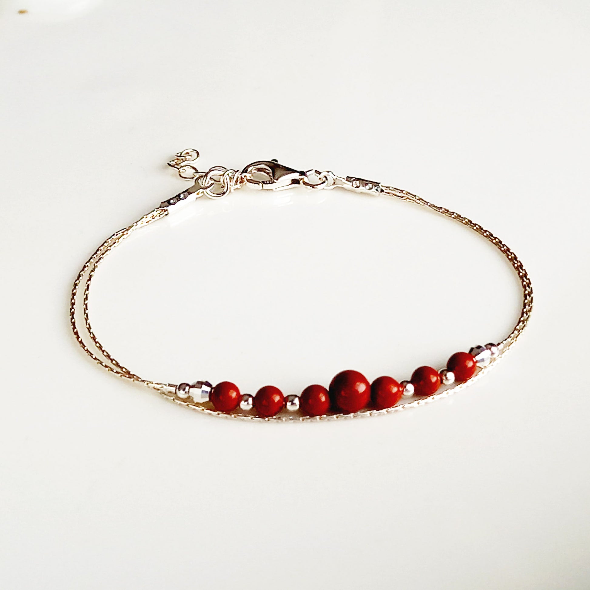 Bracelet minimal de jaspe rouge argenté - Nicte