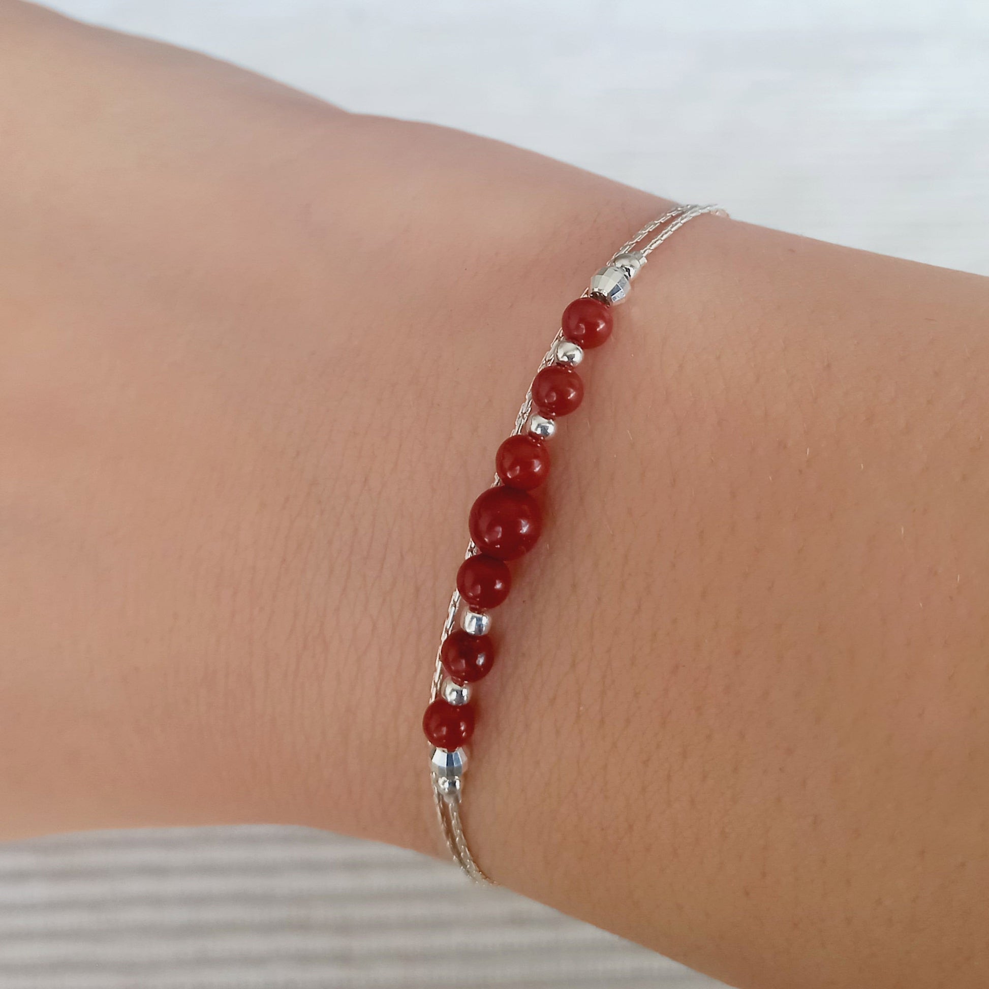 Bracelet minimal de jaspe rouge argenté - Nicte