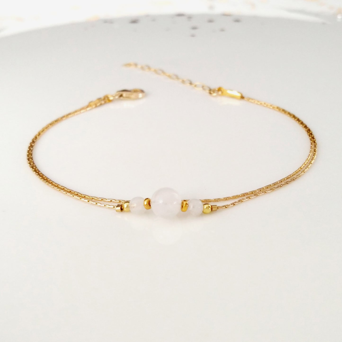 Bracelet minimal de pierre de lune d'or - Nicte