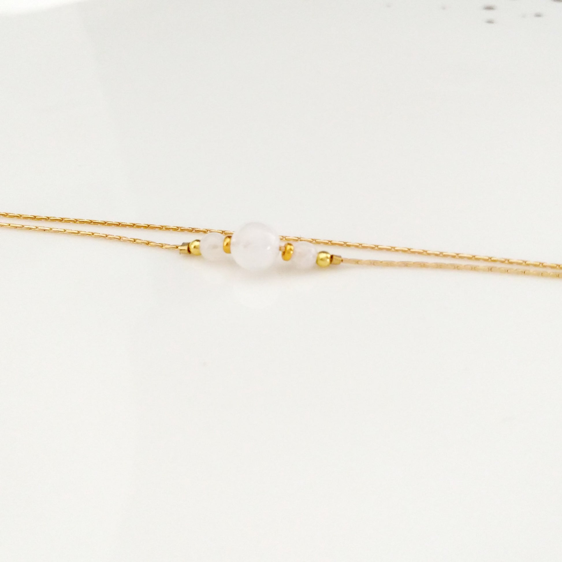 Bracelet minimal de pierre de lune d'or - Nicte