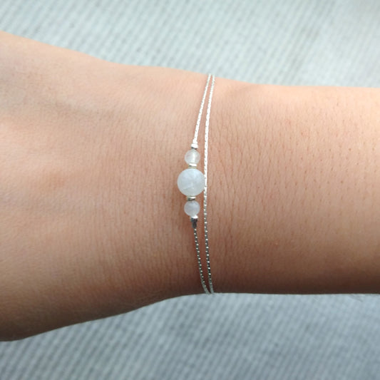 Bracelet minimal en pierre de lune et argent - Nicte