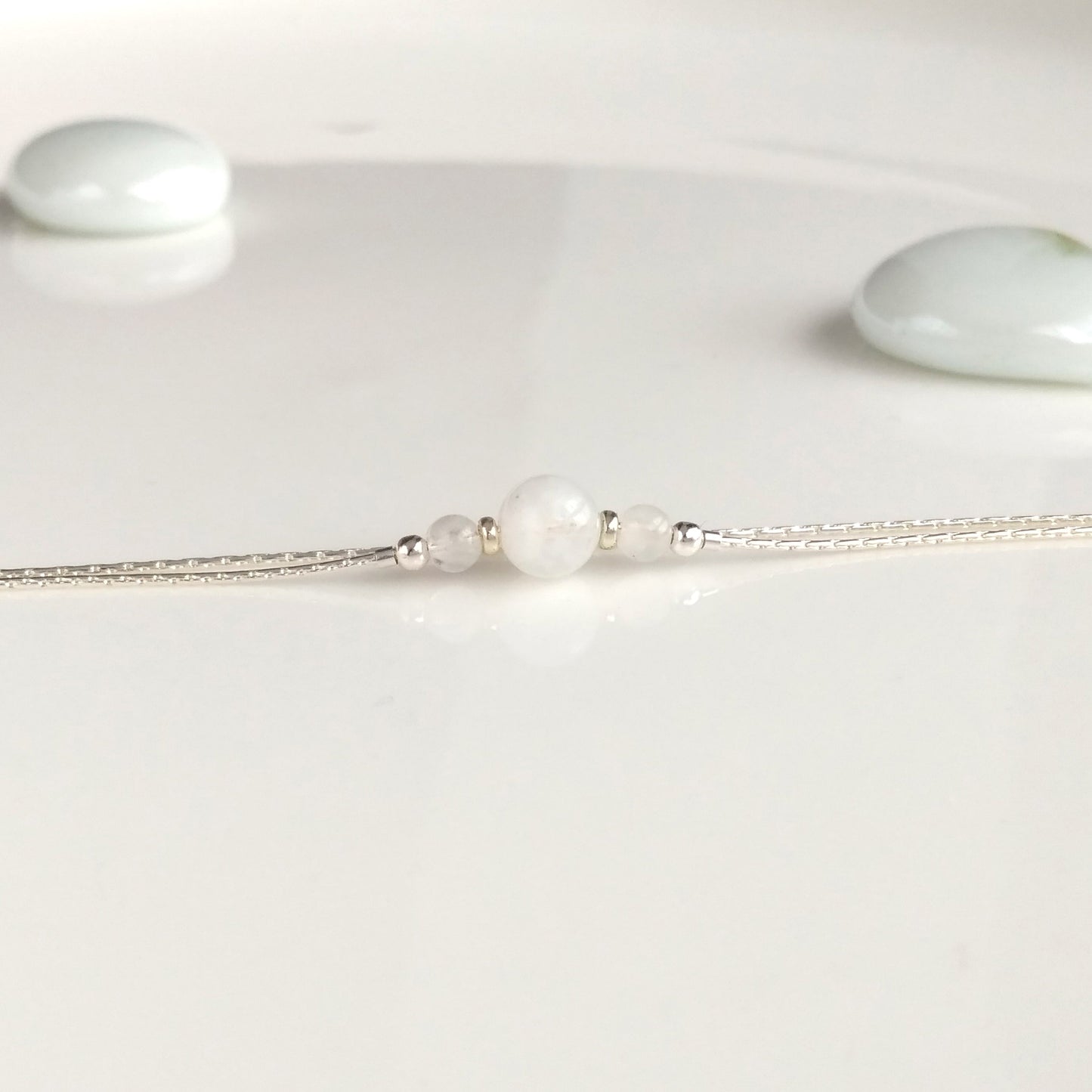 Bracelet minimal en pierre de lune et argent - Nicte